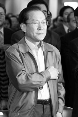 이회창 발목잡는 새 의혹 둘 급부상 내막