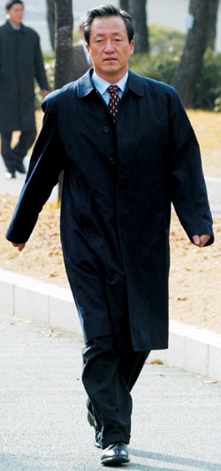 선거가 코앞인데 ‘속도조절’?  정몽준 안개행보 미스터리
