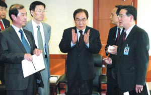 잇단 시행착오로 삐걱 대통령직인수위원회