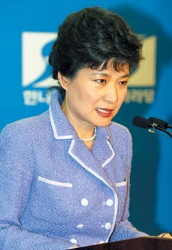대선기간 ‘박근혜 삭발프로젝트’ 진상