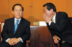 이회창 전 한나라당 총재 원격조종론 내막