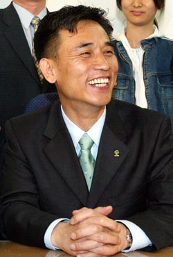 유시민 당선의 ‘보이지 않는 손’