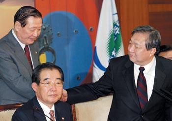 [집중해부] 다시 주목 받는 화해와 전진 포럼