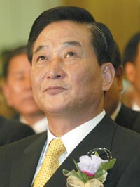 여론조사 둘러싼 신경전 치열