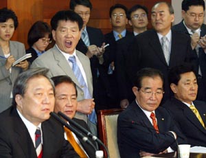 떠오르는 ‘신당실패론’