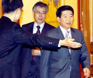 친위그룹 전진배치 ‘노심’은 어디로