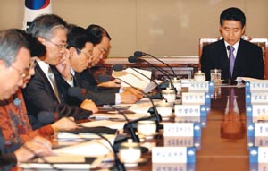 노 정권 권력 대개편 임박…떠날 자와 남을 자