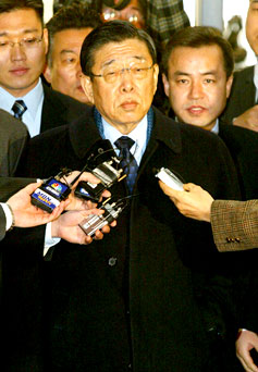 김운용 의원 스캔들 어디까지 파헤쳐질까