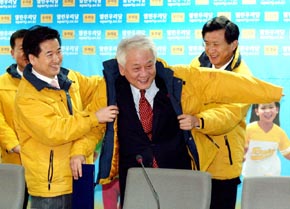 17대 총선 3당 공천신청자 뜯어보기
