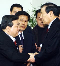 김홍일 의원 ‘컴백’ 미스터리