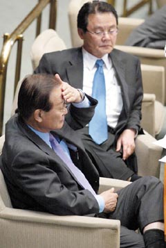 위기의 최병렬 돌파구를 찾아라