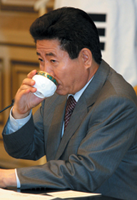 ‘부동산+대권’ 음모론 솔솔