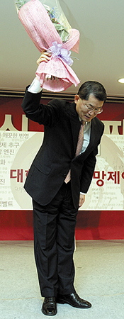 여권 러브콜 쇄도 ‘문국현 변수’