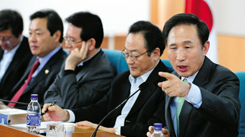 이명박 대통령 콕 찍은 ‘3대 숙적’