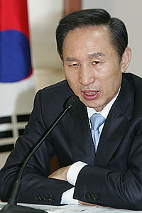 이 대통령 변심했나
