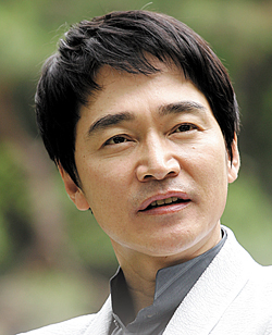 [김태진의 맛있는 인터뷰] <달콤한 인생> 매력적인 ‘나쁜 남자’ 정보석