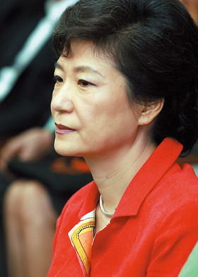 [박근혜 전 대표] 동생 결혼식 안 가는 속사정