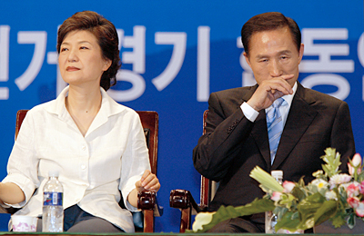 박근혜 역할론 속 숨겨진 발톱