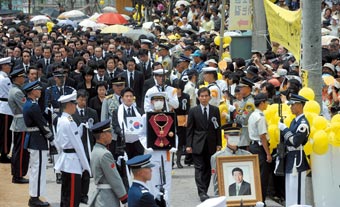 상복벗은 친노그룹 정계로 달려온다