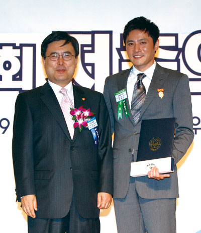 장동건 저축상 수상 앞과 뒤