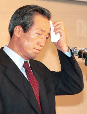 동네북 전락 정몽준 위기탈출 암중모색