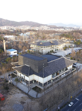 육영재단 부지 압류 왜