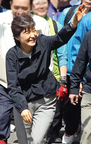 박근혜 7월 재보선 참여설 막후