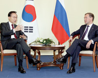 MB ‘전격 방러’ 속사정 추적