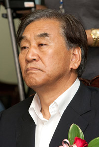 ‘두얼굴의 사나이’ 이재오