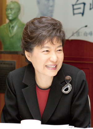 박근혜 ‘강연 정치’로 대권 행보 시동 막후
