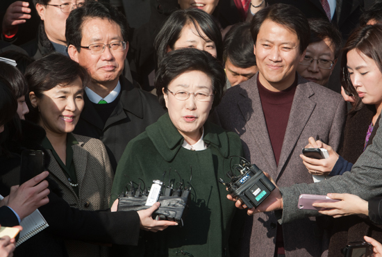 한명숙  "진실·정의가 권력을 이겼다"