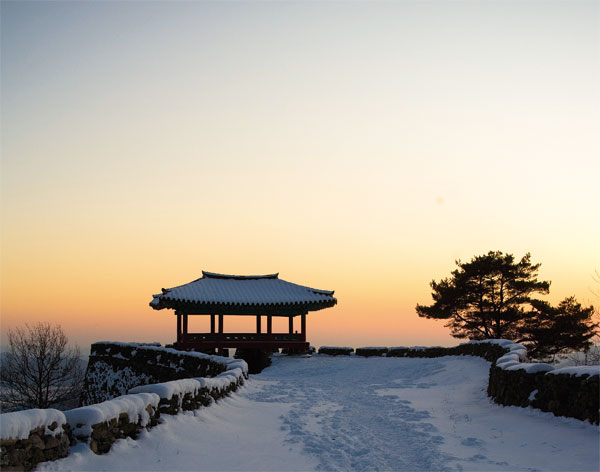 조붓한 산길  담양 금성산성