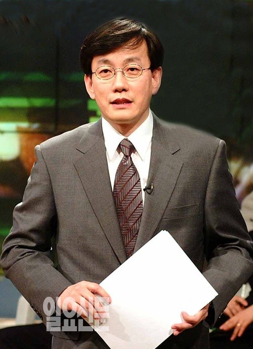 손석희 12년 만의 늦잠 탓에 생방송 '1시간 지각'