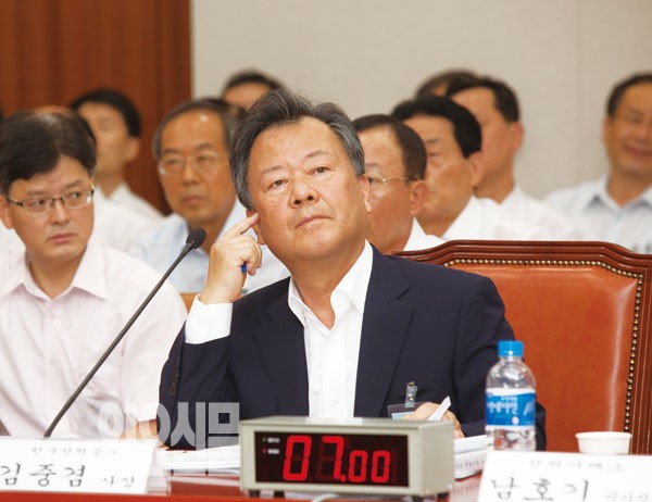 김중겸 한전 사장 자진 사퇴 속사정