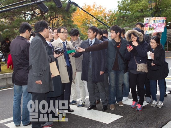 '비리 의혹' 김광준 부장검사, 7시간 만에 특임검사팀에 재소환