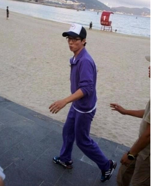 유재석 실제 모습 공개...앙상한 몸매, 홀쭉한 볼살 눈길