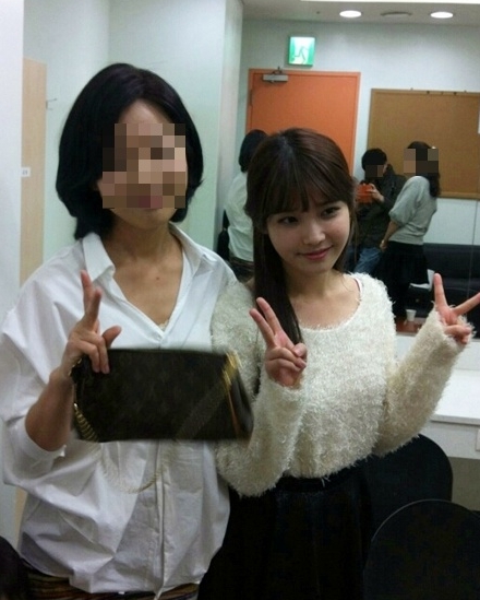아이유 대기실 사진 공개 "여전히 예쁘지만 좀 수척해졌네"