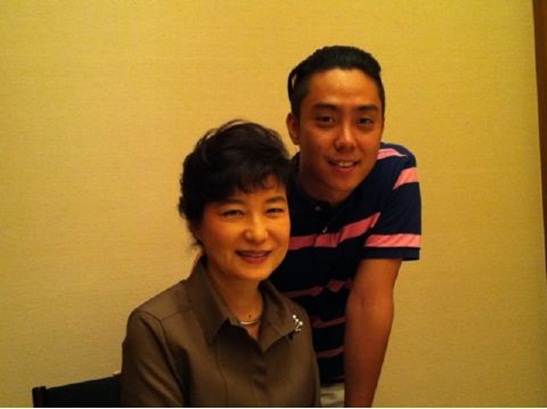 가수 은지원, 박근혜 후보 지원유세 나선 까닭은