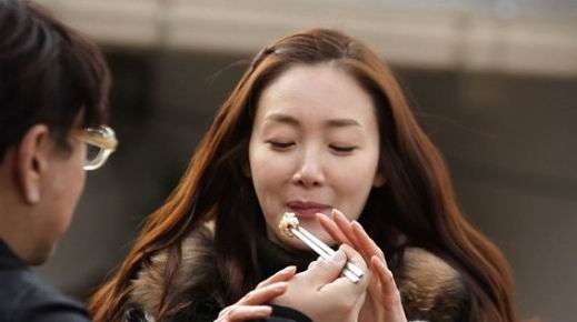 최지우, 닭육회에 생닭발까지… ‘한류스타도 변화시키는 음식프로그램'