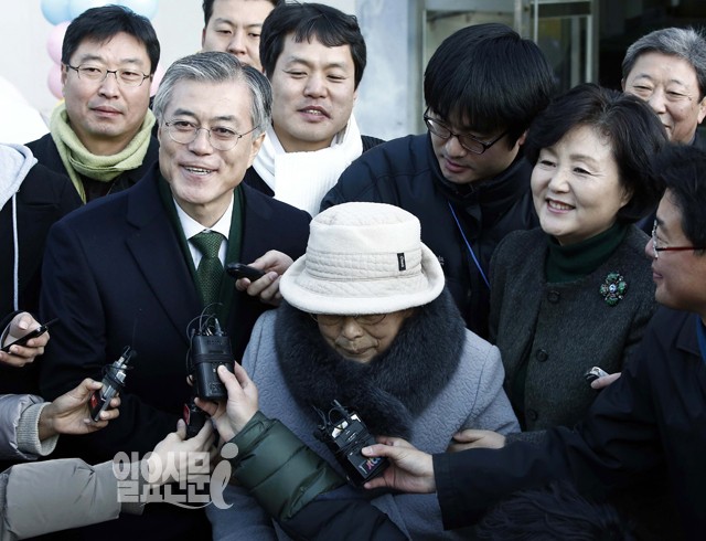 문재인, 코엑스에서 마지막 투표 독려…김제동 "투표하는 국민 지지하러 왔다"
