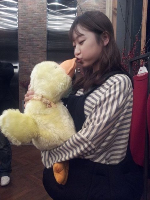 김슬기 레임덕 사진 화제... “이제 오리인형은 내꾸야”