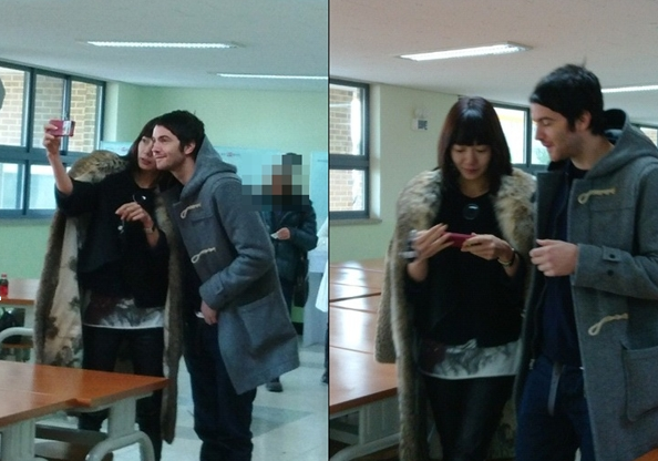 배두나와 짐 스터게스, 투표소 다정한 모습 포착… '절친' 인증샷 화제