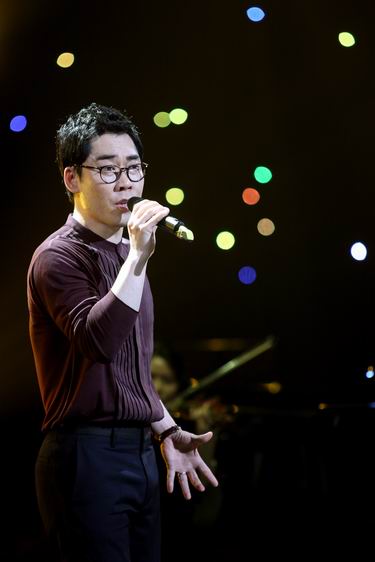 가수 김연우, 순직한 소방대원 팬 생각에 콘서트 도중 오열