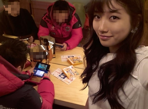 수지, 매니저도 모르게 찰칵…셀프 도촬 기술 '수준급'