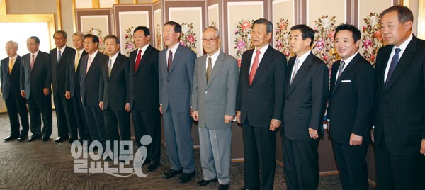 전경련 회장 연임 두고 허창수 고민하는 까닭