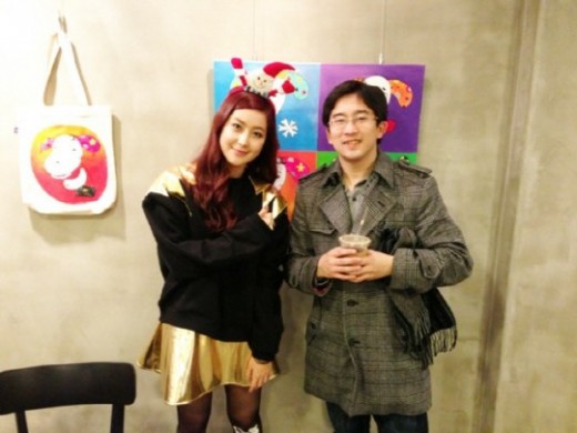 솔비- '애니팡 개발자' 이정웅 열애설 진상... 솔비 측 "친한 사이일 뿐 연인 아니다" 부인