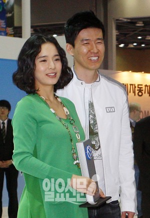 '박수건달 300만 돌파' 션, 프리허그 공약 실천하러 제주도 뜬다