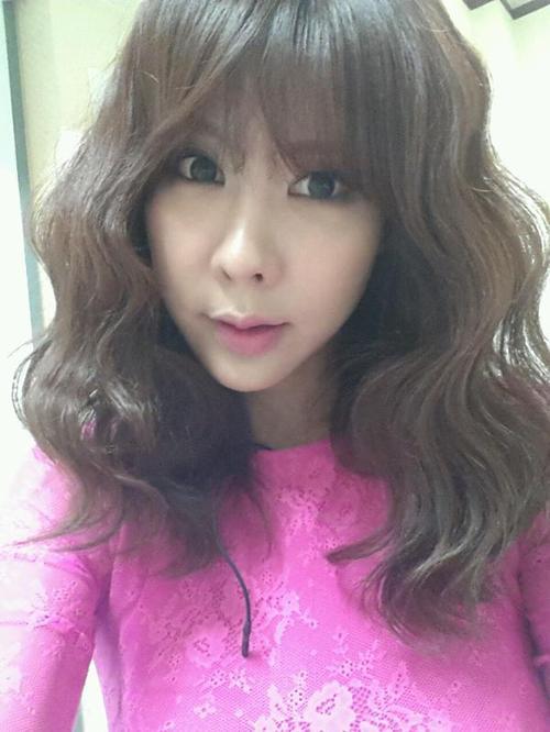 "도대체 몇 살이야?"  김준희, 바비셀카 통해 동안 미모 발산