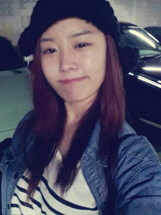 송지은, 민낯 셀카 공개... 무결점 피부 과시 '피부 미인' 인증