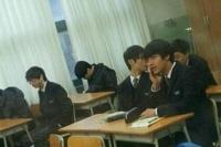 ‘교복을 뚫고 피어오르는 훈훈함’ 여진구 학교생활 화제